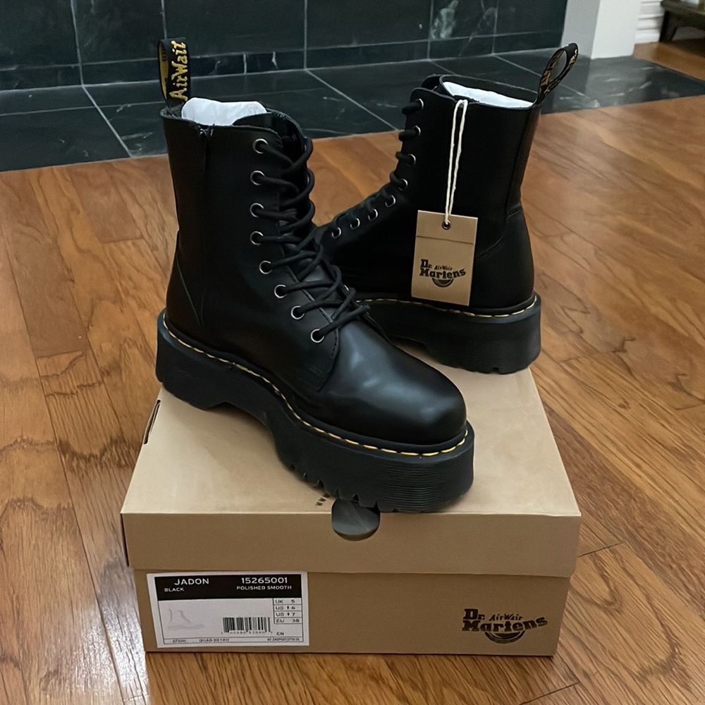 NWT Dr. Martens Jadon Platform Boots